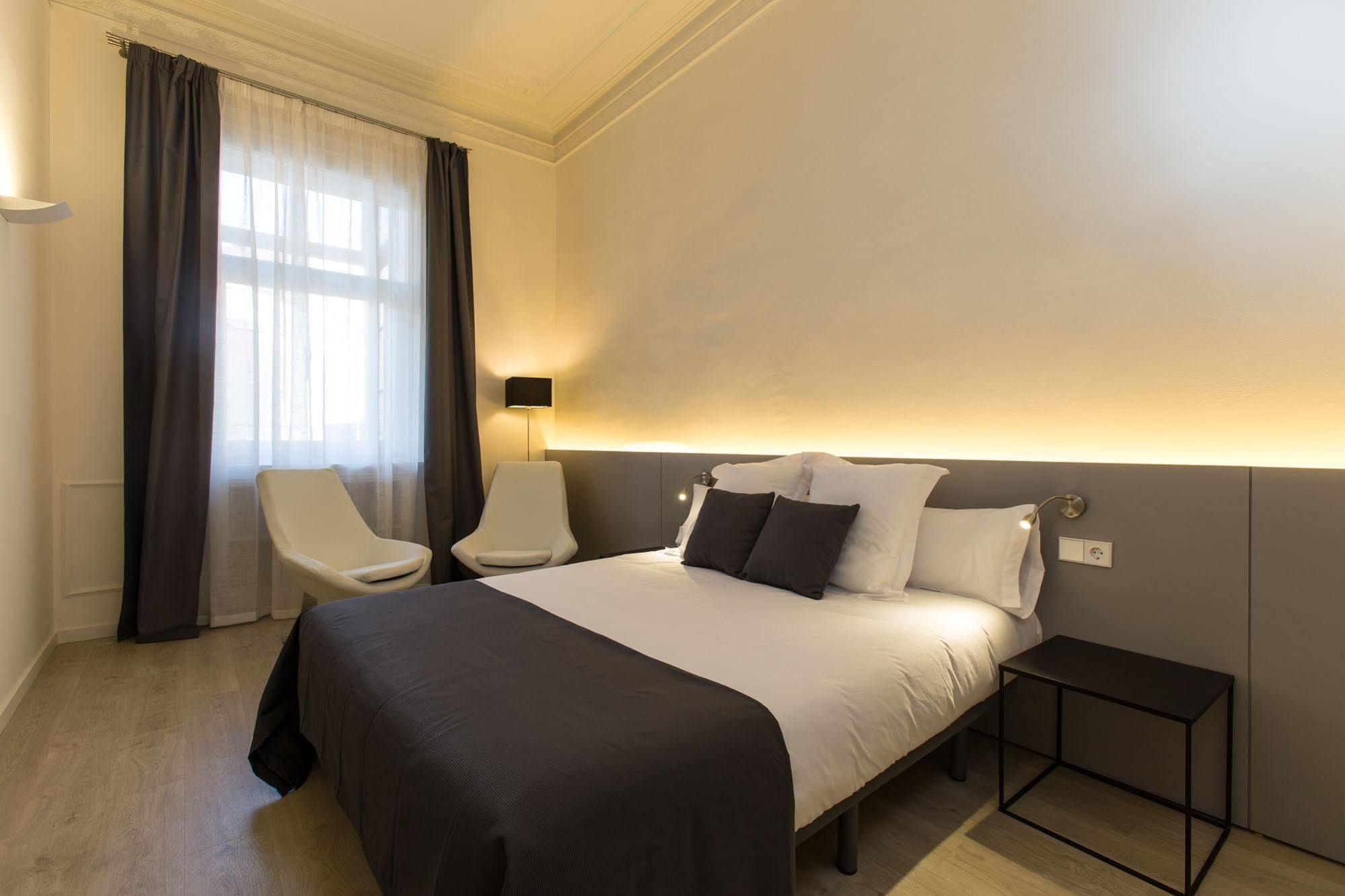 Izaila Plaza Catalunya Hotel Barcelona Bagian luar foto