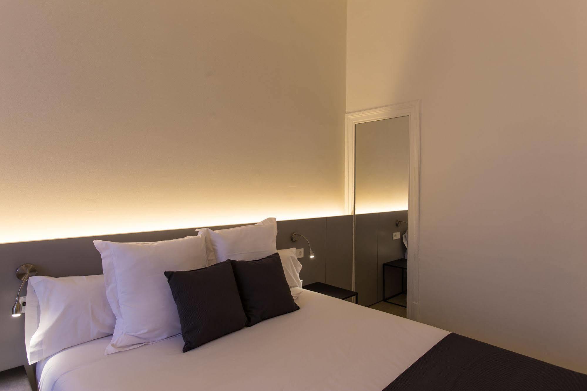 Izaila Plaza Catalunya Hotel Barcelona Bagian luar foto
