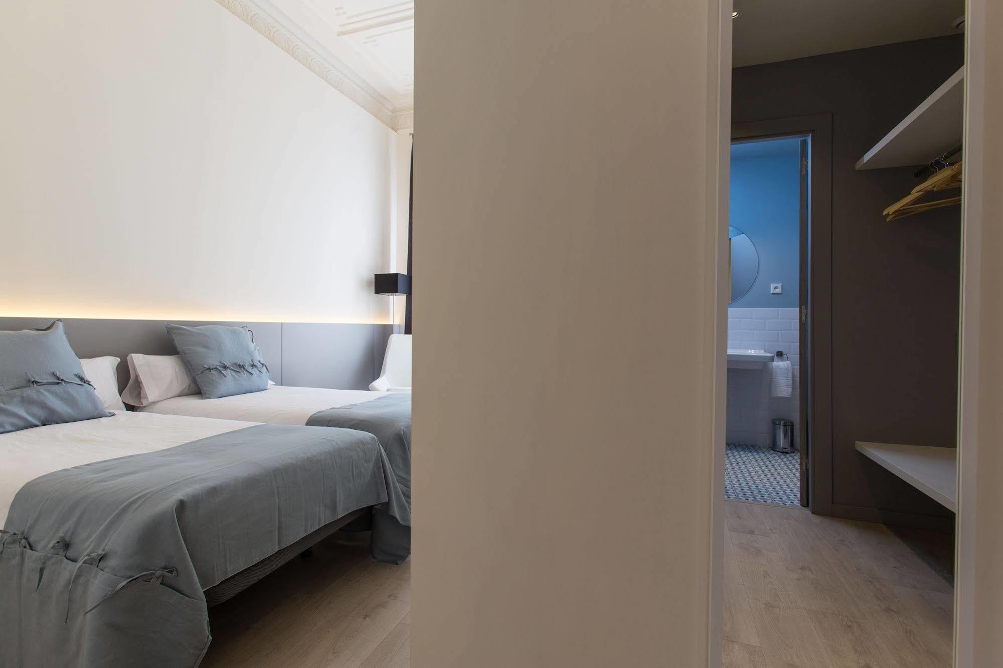 Izaila Plaza Catalunya Hotel Barcelona Bagian luar foto