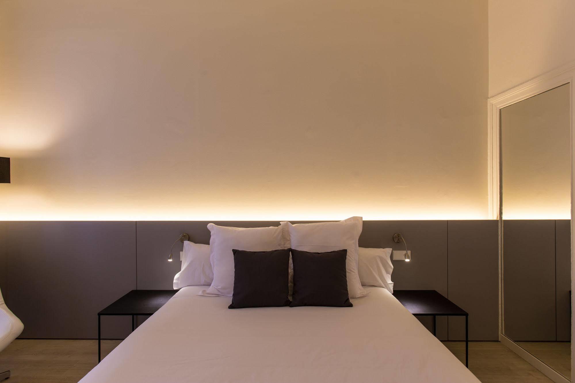 Izaila Plaza Catalunya Hotel Barcelona Bagian luar foto